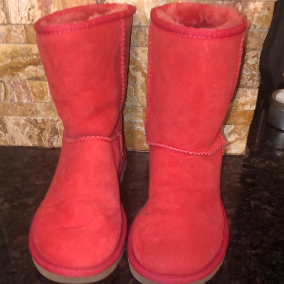 UGG Women's Classic Short II Mid-Calf Sheepskin Boots - Picture 3 of 7
